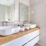 Gea With Heated Pool *