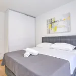 Gea With Heated Pool Villa