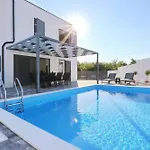 Βίλα Gea With Heated Pool Vrsi