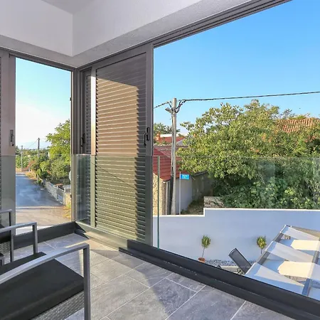 Gea With Heated Pool Villa