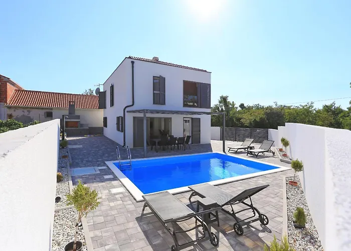 Villa Gea With Heated Pool *