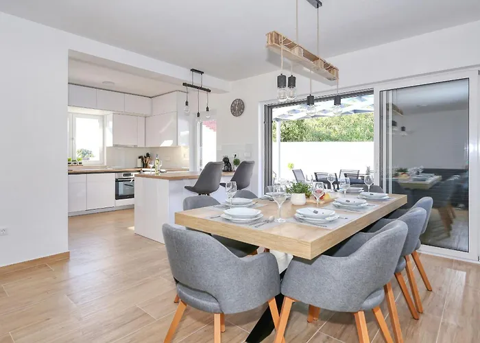 Gea With Heated Pool Villa Vrsi