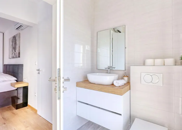 Gea With Heated Pool * Vrsi