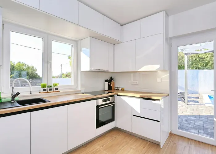 Villa Gea With Heated Pool