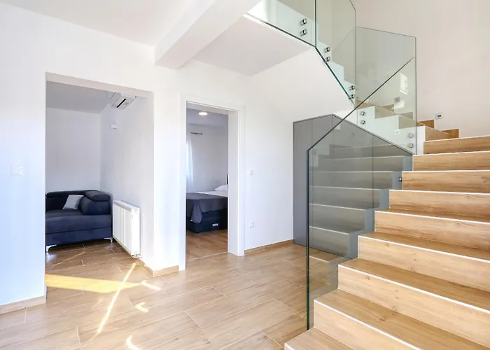 Gea With Heated Pool Villa *