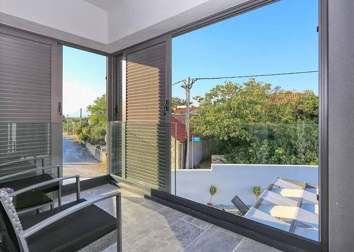 Gea With Heated Pool Villa