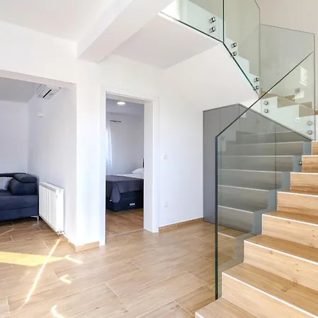 Gea With Heated Pool Villa *