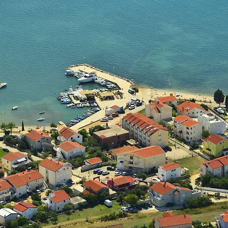 Gea With Heated Pool Vrsi