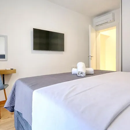 Gea With Heated Pool Vrsi