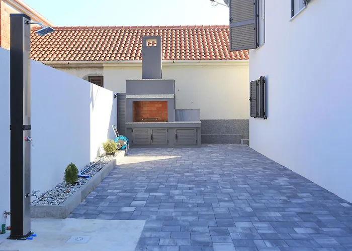 Gea With Heated Pool Vrsi