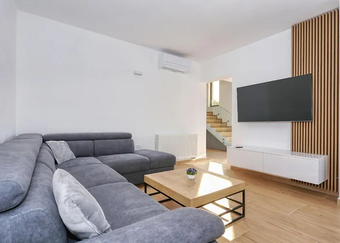 Gea With Heated Pool * Vrsi