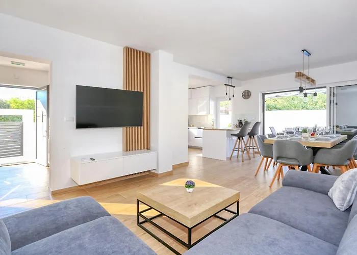 Gea With Heated Pool