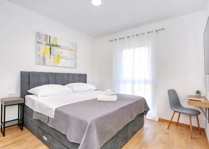 Gea With Heated Pool * Vrsi